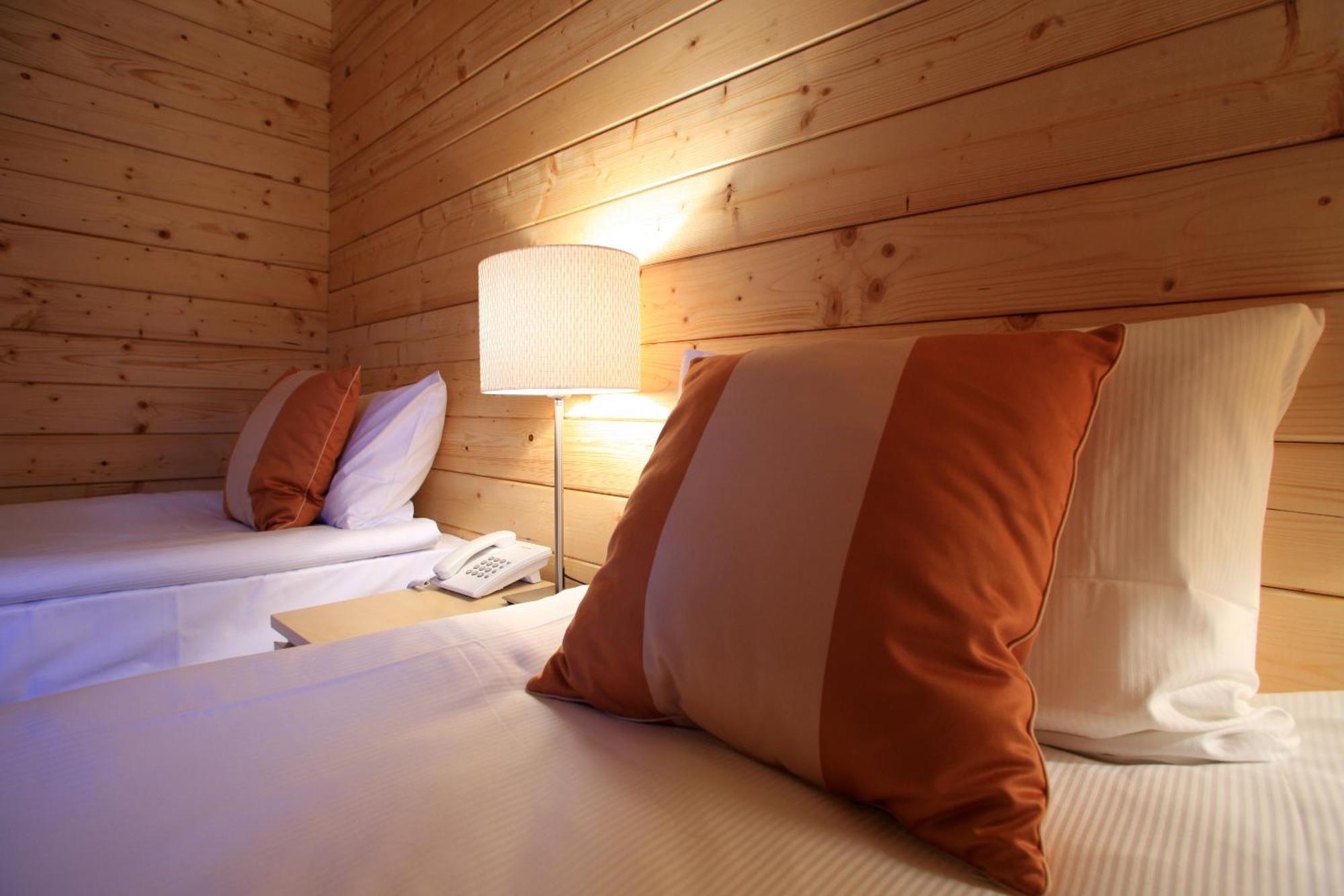 Jablon Lake Resort Pisz Rum bild