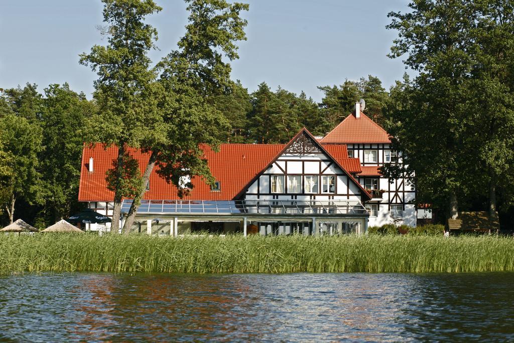 Jablon Lake Resort Pisz Exteriör bild