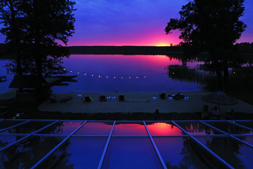 Jablon Lake Resort Pisz Exteriör bild