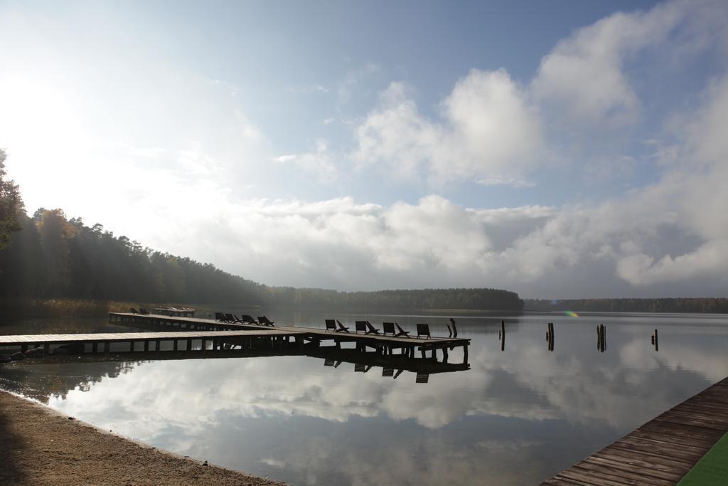 Jablon Lake Resort Pisz Exteriör bild